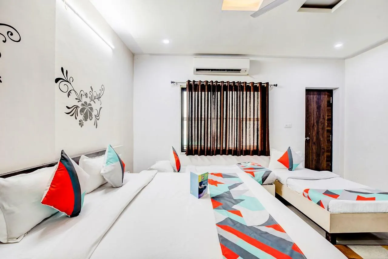 Hotel Fabhotel Himanshi Udaipur