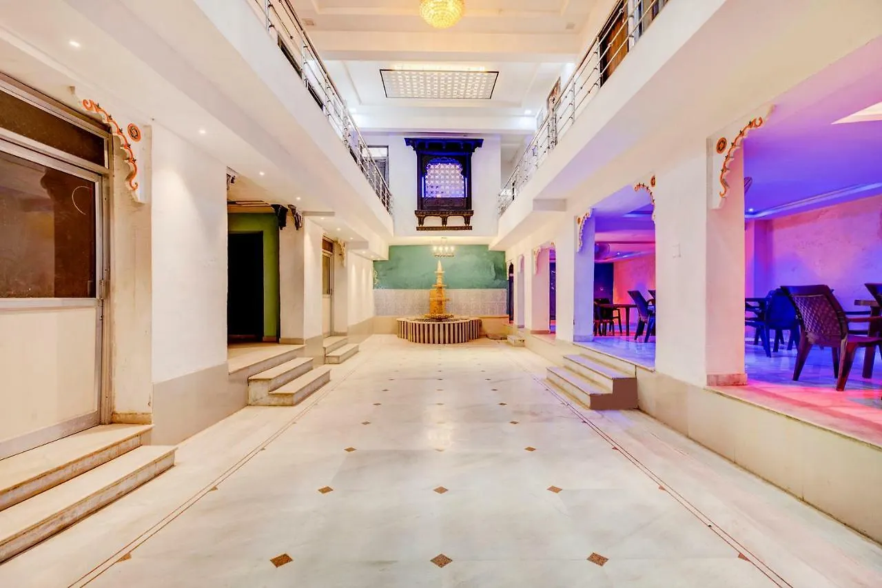 *** Hotel Fabhotel Himanshi Udaipur India