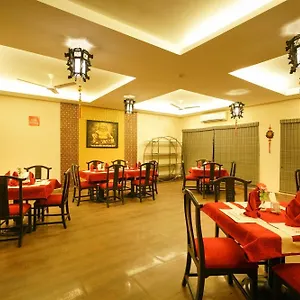 Super Townhouse Mookkannoor Tourist Hotel Angamali